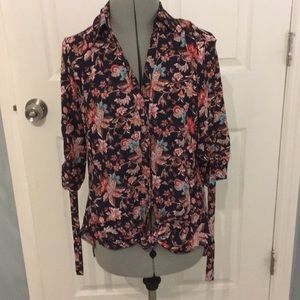 Express tie front and sleeves floral button down